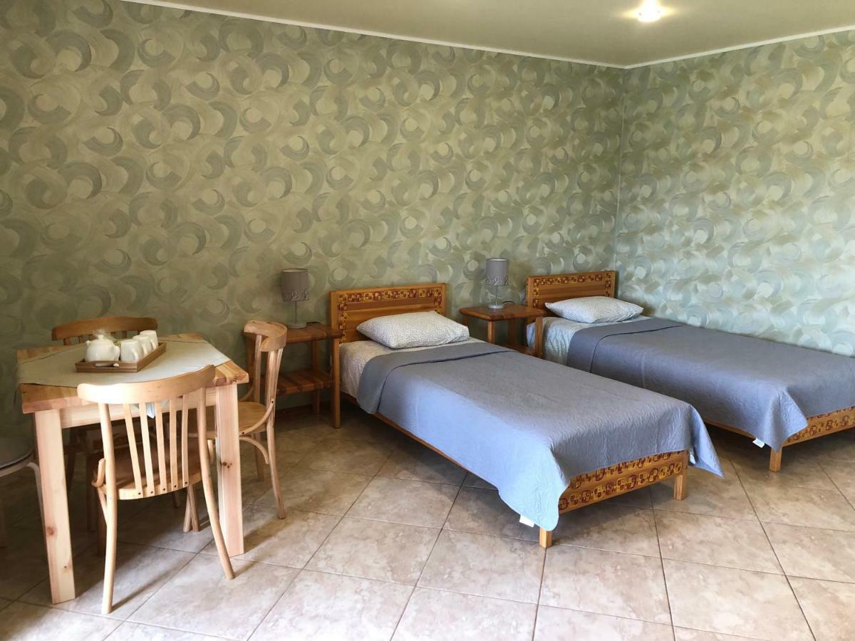 Dzeni Guest House Amatciems Ngoại thất bức ảnh